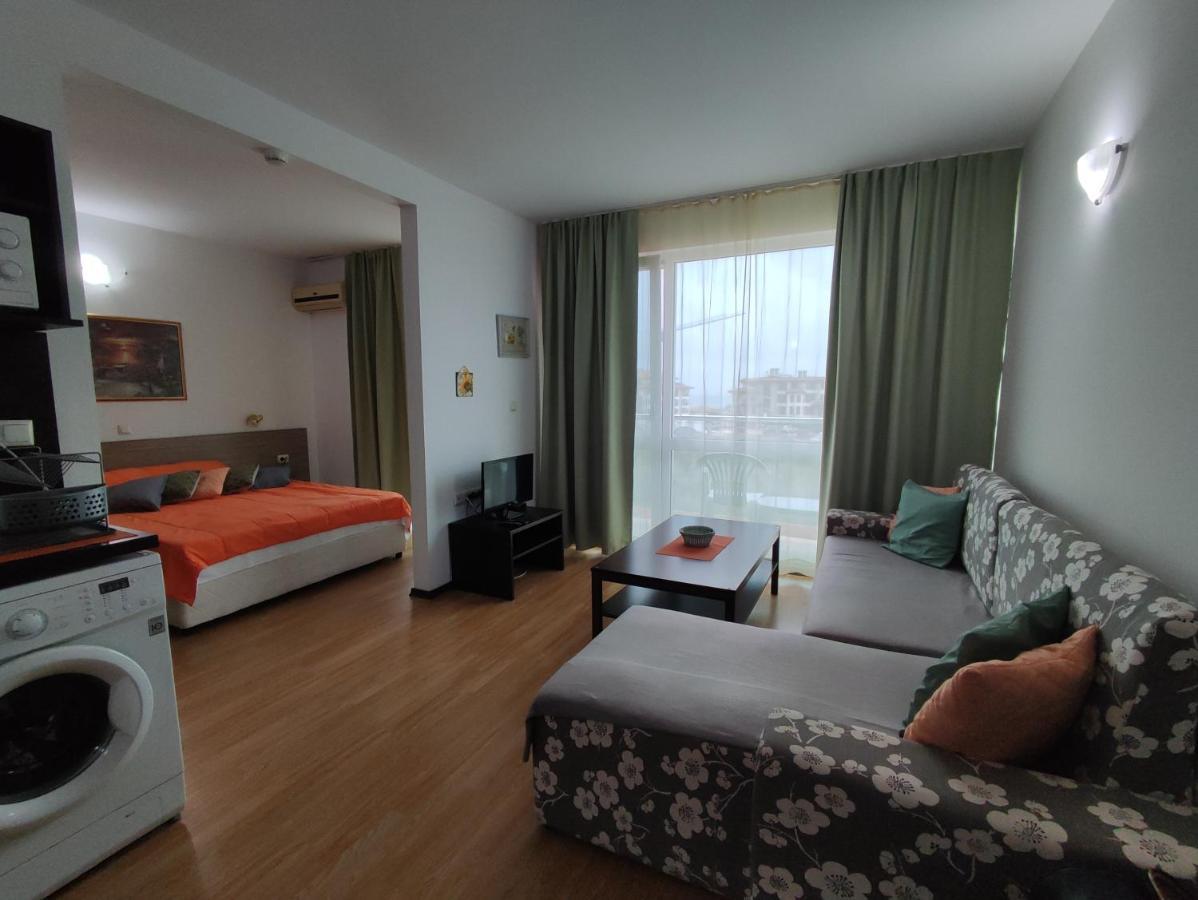Прекрасен Апартамент С Изглед Към Морето Сарафово 1 Burgas City Eksteriør billede